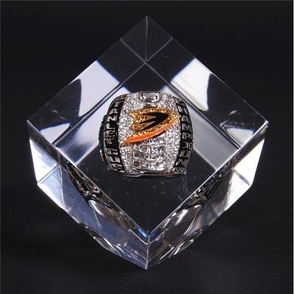 - 2006-07 Anaheim Mighty Ducks Stanley Cup Champions Ring In Lucite