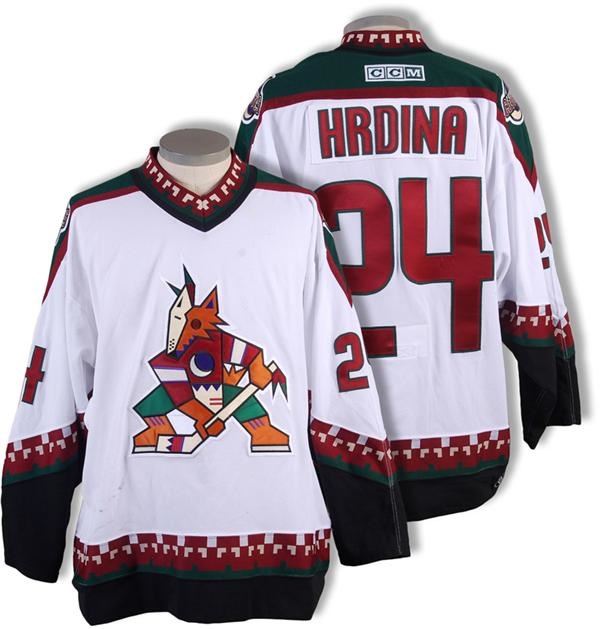 Phoenix coyotes game store worn jersey