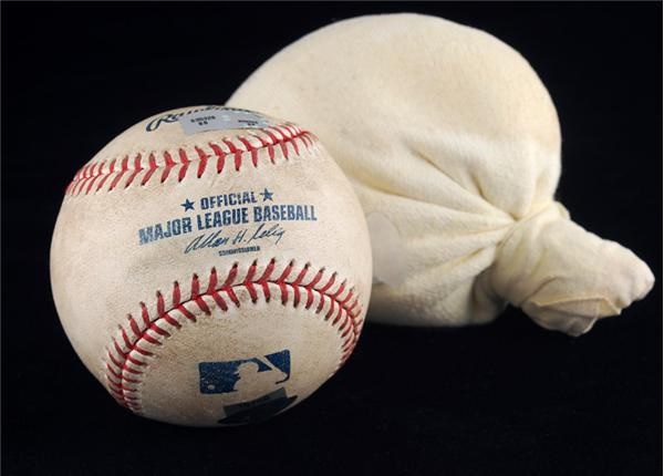 Boston Sports - Clay Buchholz No Hitter Game Used Baseball and Rosin Bag (2)