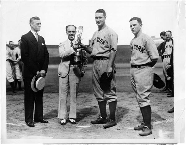 Babe Ruth and Lou Gehrig - LOU GEHRIG (1903-1941)<br>Everett Scott, 1933