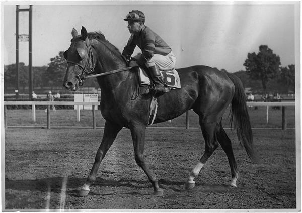 Horse Racing - WHIRLAWAY  
Hialeah, 1940a