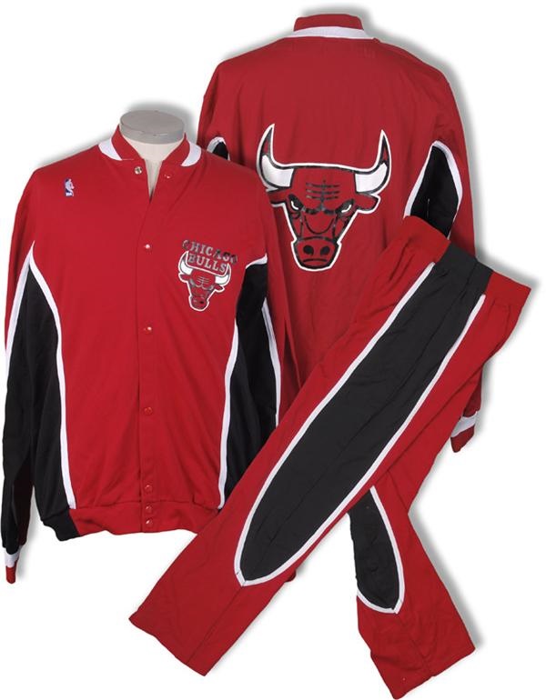 - 1988 Michael Jordan Chicago Bulls Complete Game Used Warm Up Suit