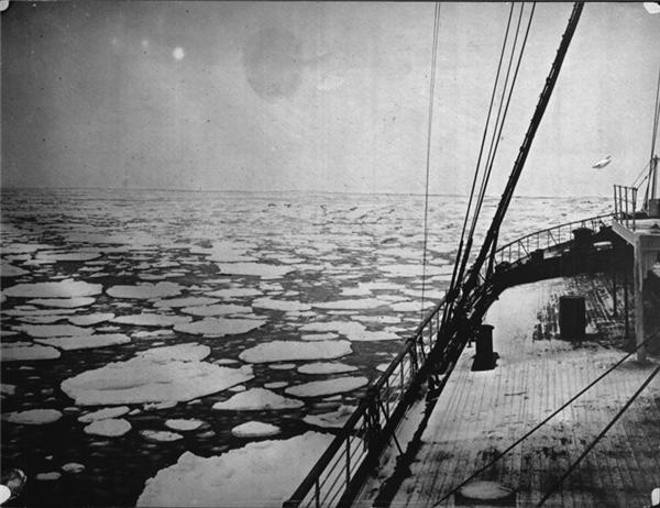 Titanic - CARPATHIA ARRIVES
The Titanic, 1912