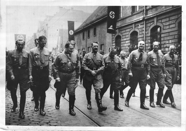 Historical - ADOLF HITLER (1889-1945)<br>Spectacular collection of images,  1930s-40s