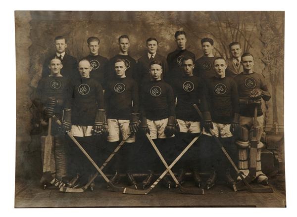 Hockey Memorabilia - 1922-23 New Haven Bears Team Photograph