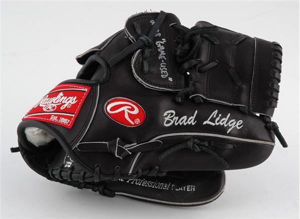 - 2008 Brad Lidge Game Used Glove