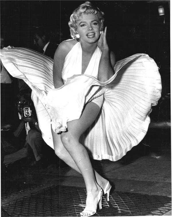 - Marilyn Monroe Skirt Blowing