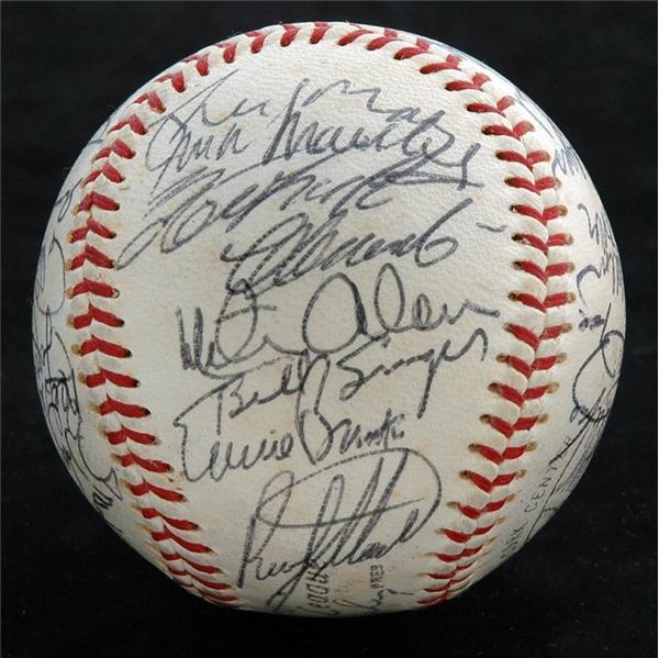 Baseball Autographs - 1969 National League Signed All Star Baseball with Roberto Clemente