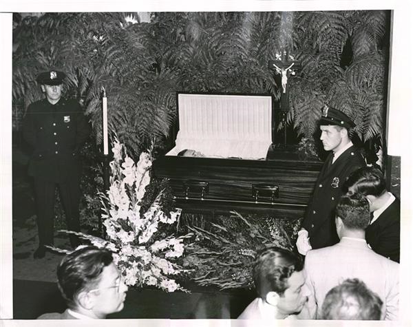 Babe Ruth and Lou Gehrig - Final Respects (1948)