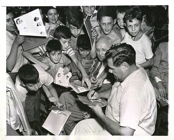 Babe Ruth and Lou Gehrig - Ruth Signs for the Kids (1944)