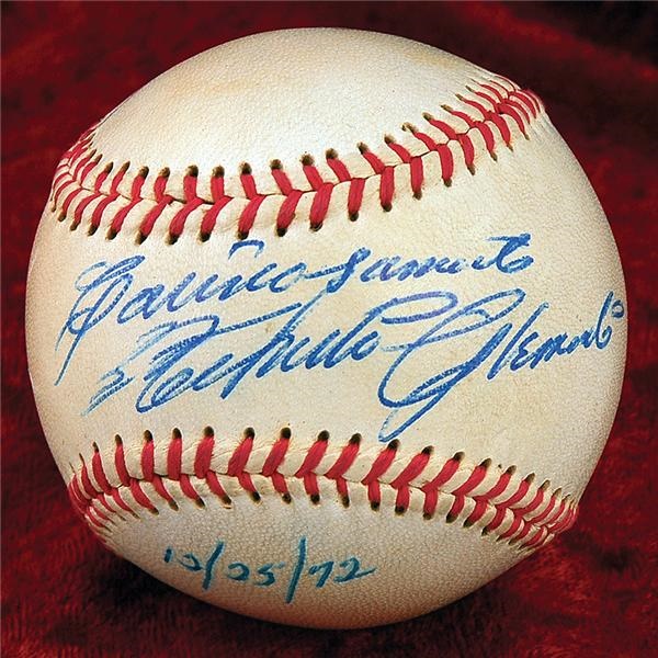 - Mint Condition Roberto Clemente Single Signed Baseball with Provenance
