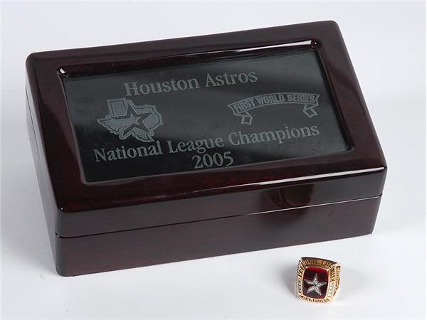 - 2005 Houston Astros National League Championship Ring with Box