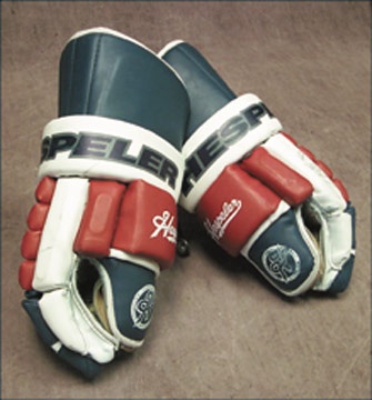 Mike Folga Collection - 1998-99 Wayne Gretzky NY Rangers Game Worn Gloves