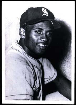 Clemente and Pittsburgh Pirates - The First Roberto Clemente Wire Photograph