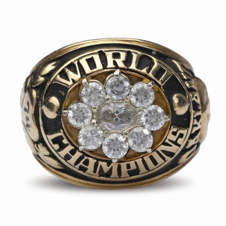 Baseball Rings, Trophies, Awards and Jewel - 1974 Oakland Athletics World Series Champions Ring