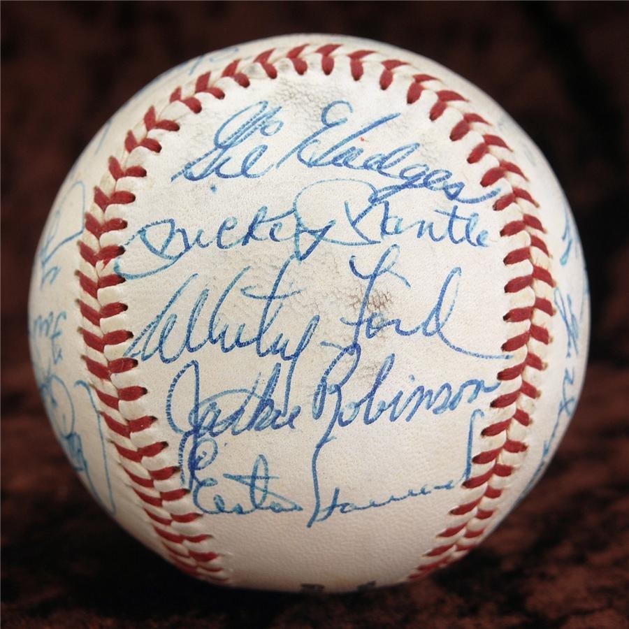 The Yankee Fan Collection - 1962 New York Baseball Writers Dinner Signed Baseball