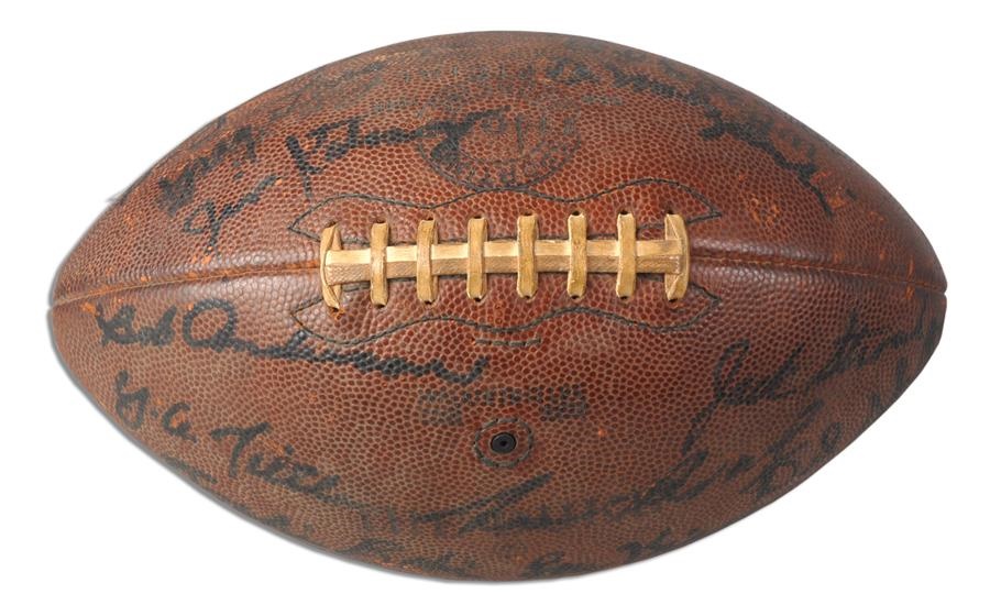 - 1962 New York Giants Team Signed Football