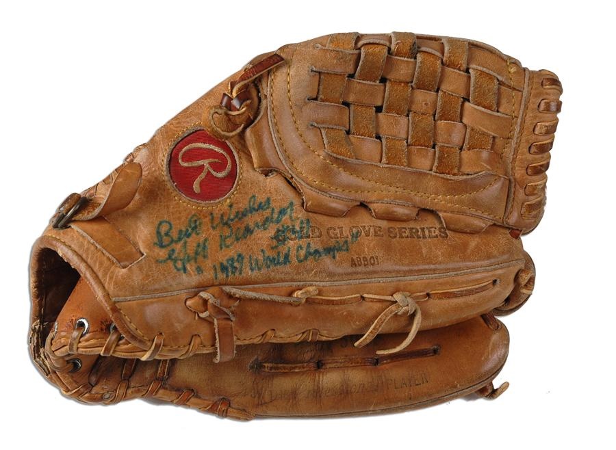 1987 Jeff Reardon Last Out Game-Used Glove from 1987 World Series