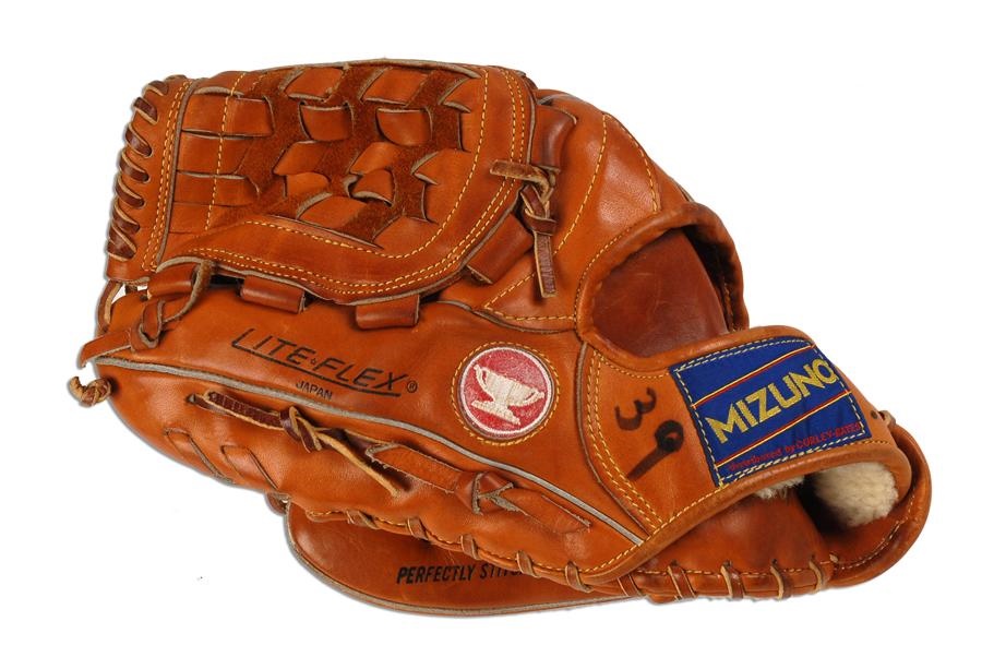 Early 1980s Jim Kaat Signed Game-Used Muzino Glove