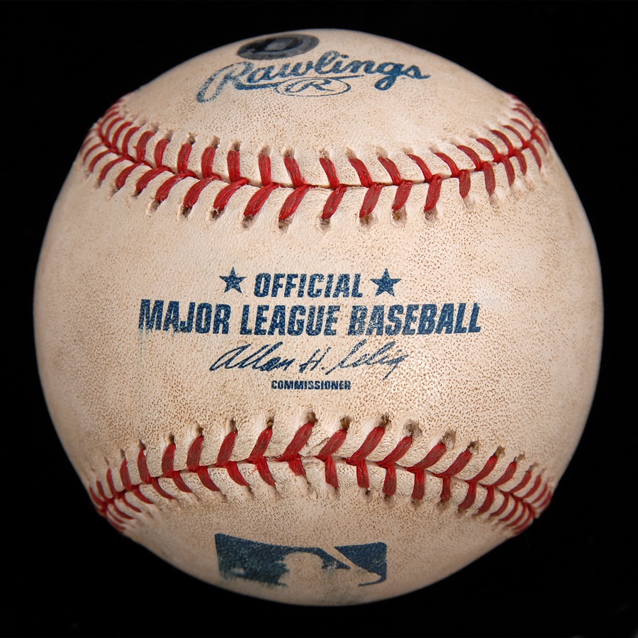 Baseball Memorabilia - Barry Bonds 713 Home Run Baseball MLB
