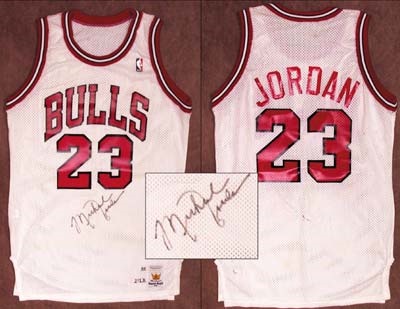 Basketball - 1988 Michael Jordan Signed Game Worn Jersey