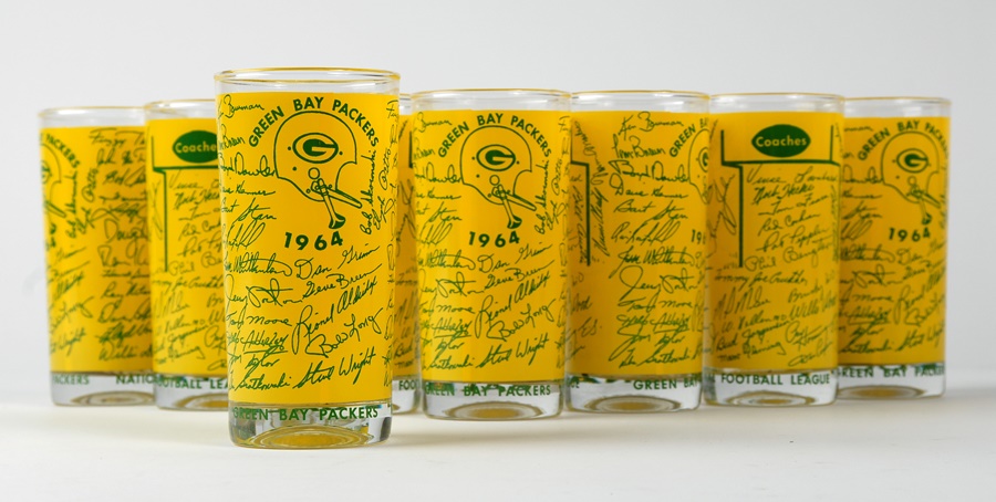 - Set of 8 1964 Green Bay Packers Glasses in Original Box