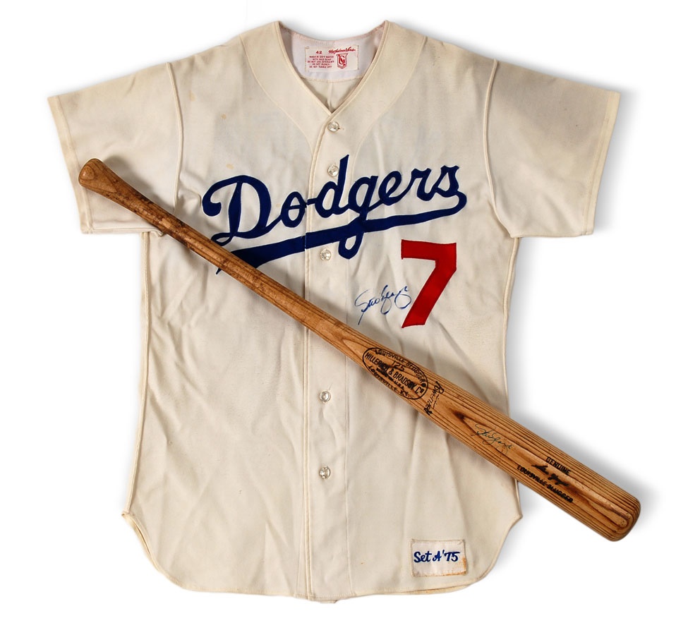 - Steve Yeager Los Angeles Dodgers Game Worn Jersey and Bat