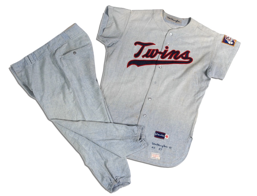 - 1967 Al Worthington Minnesota Twins Flannel Complete Uniform