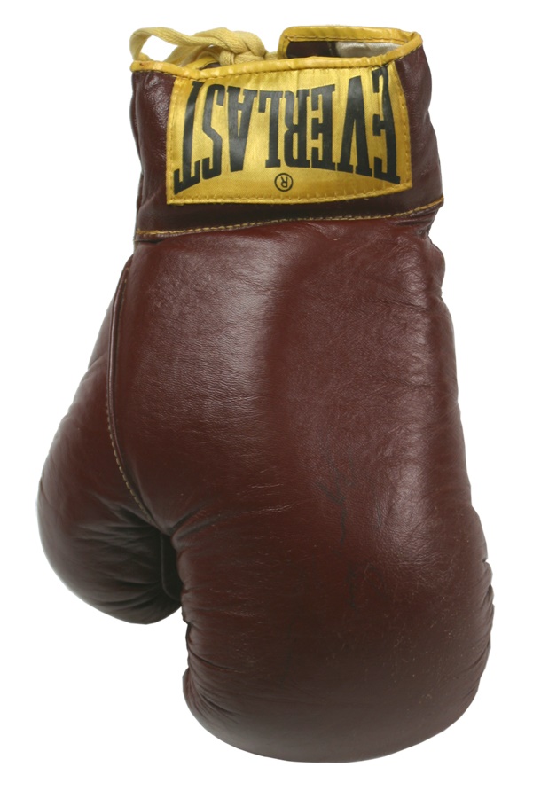 The Mark Mausner Boxing Collection - Sugar Ray Robinson Signed Glove