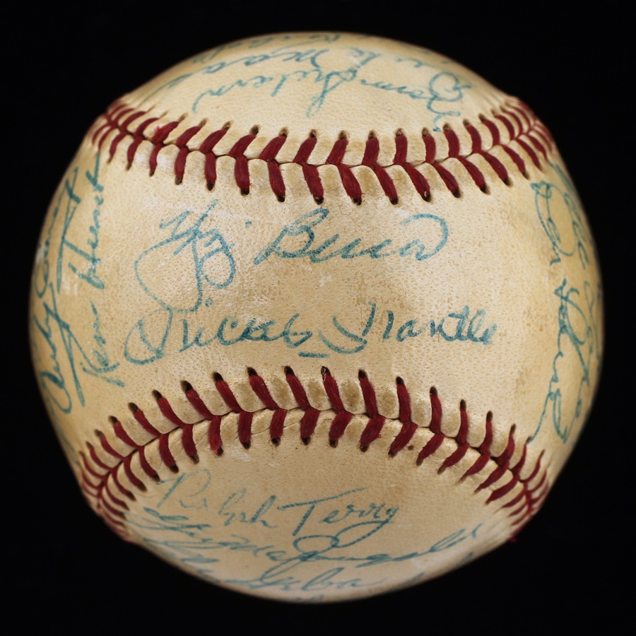 Baseball Autographs - 1959 New York Yankees Team Signed Baseball