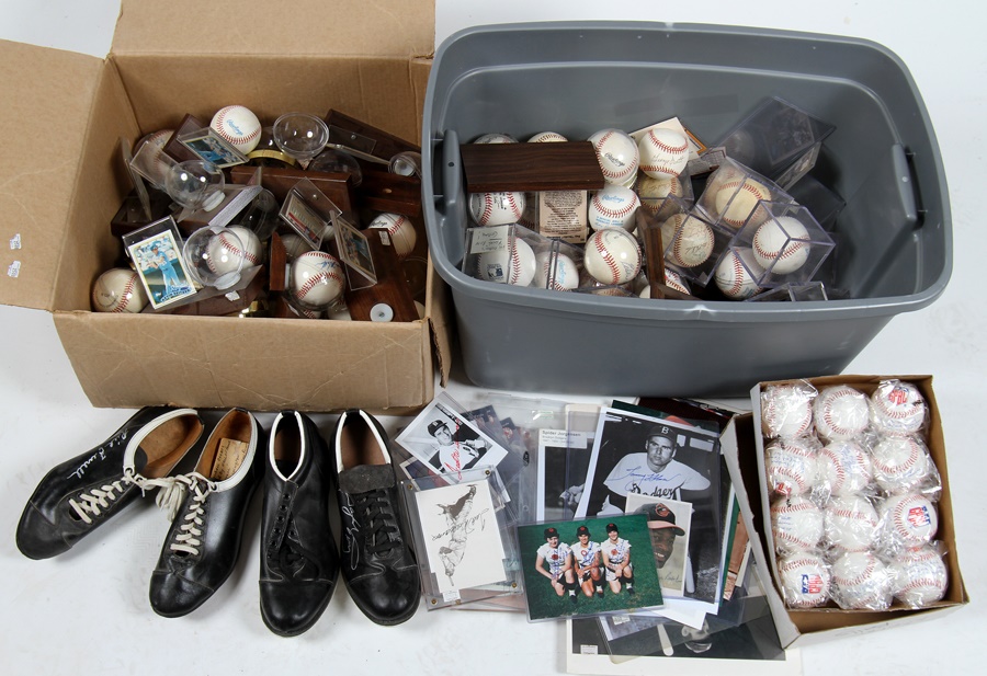 Autographed Baseballs & Photos