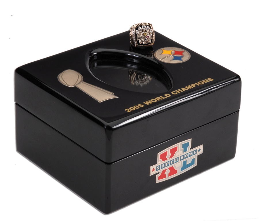 - Pittsburgh Steelers Superbowl XL Championship Ring With Presentation Box