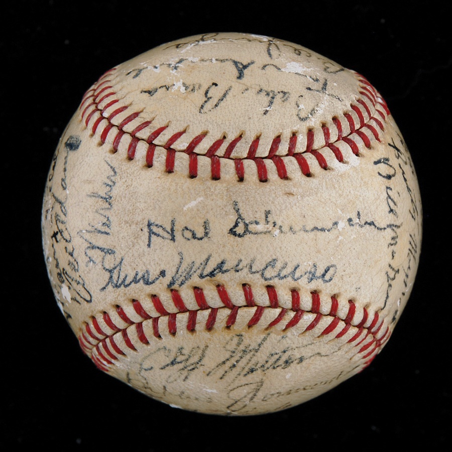 Baseball Autographs - Early 40s New York Giants Team Signed Baseball