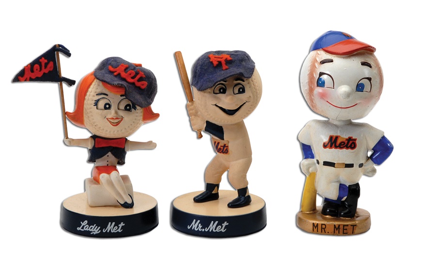 Baseball Memorabilia - Mr. Met & Lady Met Bobbing Head & Figures (3)