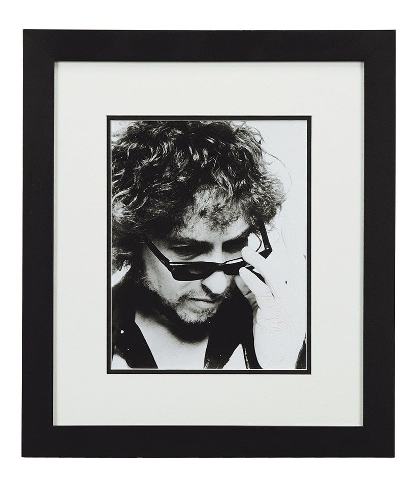 - Vintage Bob Dylan Photo Signed Groovy