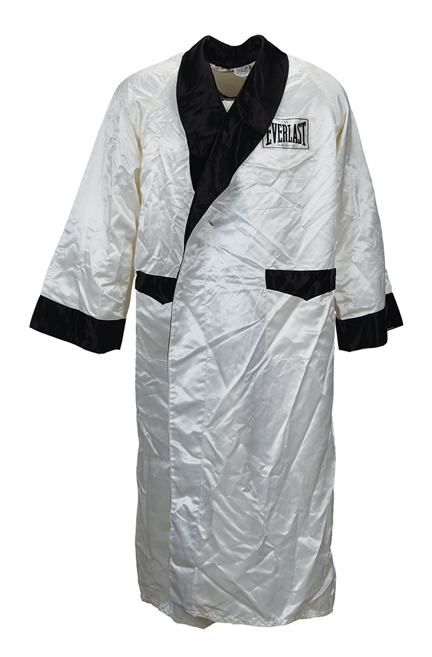 - Muhammad Ali Vintage Signed Everlast Robe