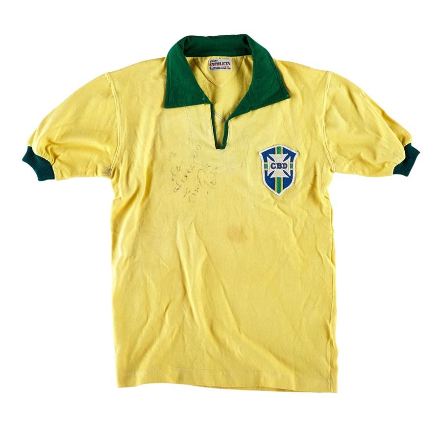 - 1967-1968 Pele Signed Match-Worn Brazil V-Neck Jersey