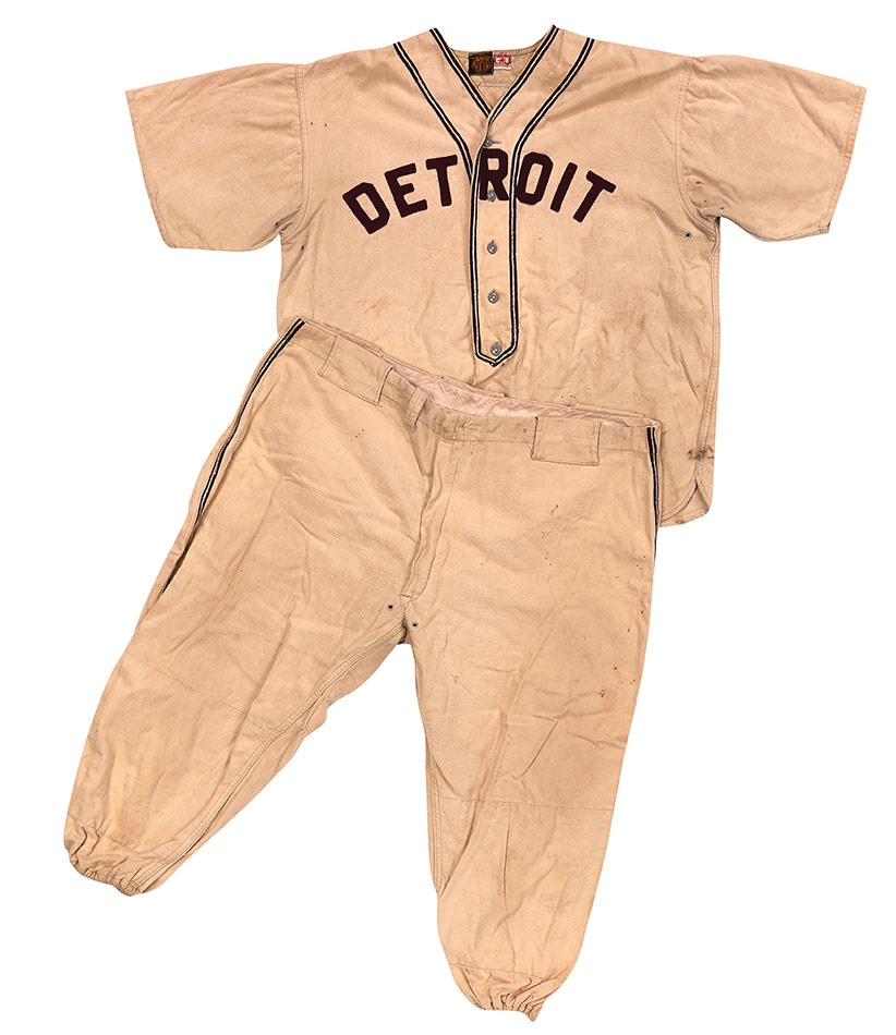 Negro League, Latin, Japanese & International Base - 1940s Detroit Stars Negro League Uniform