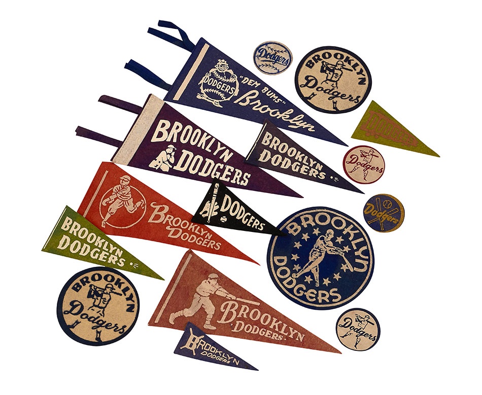 Brooklyn Dodgers Small Pennants and Patches (17)
