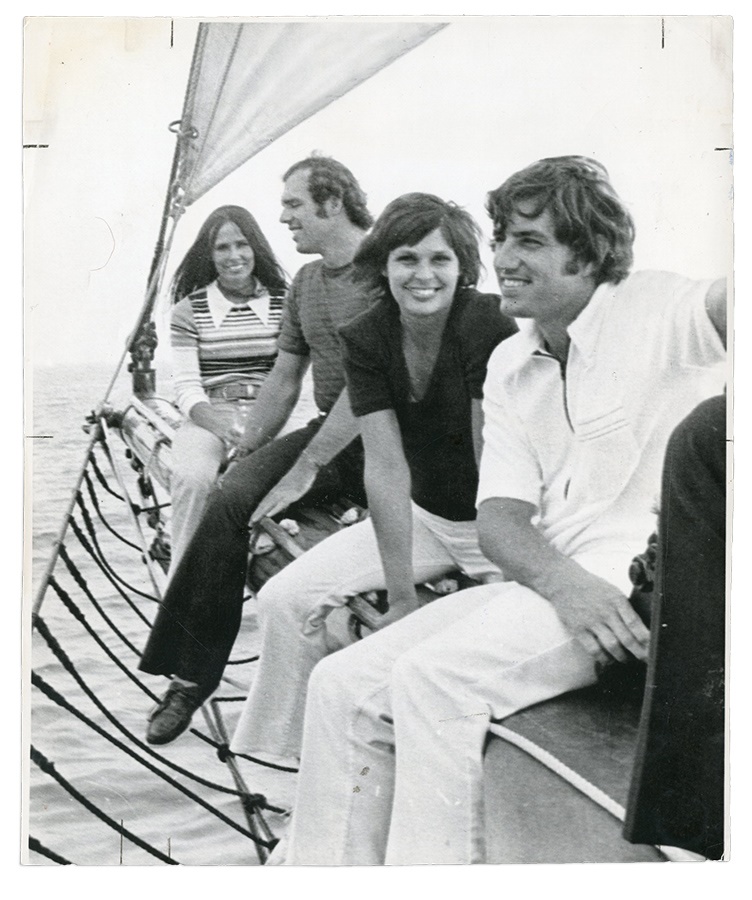 - 1973 Fritz Peterson & Mike Kekich Wife Swap Vintage Photograph