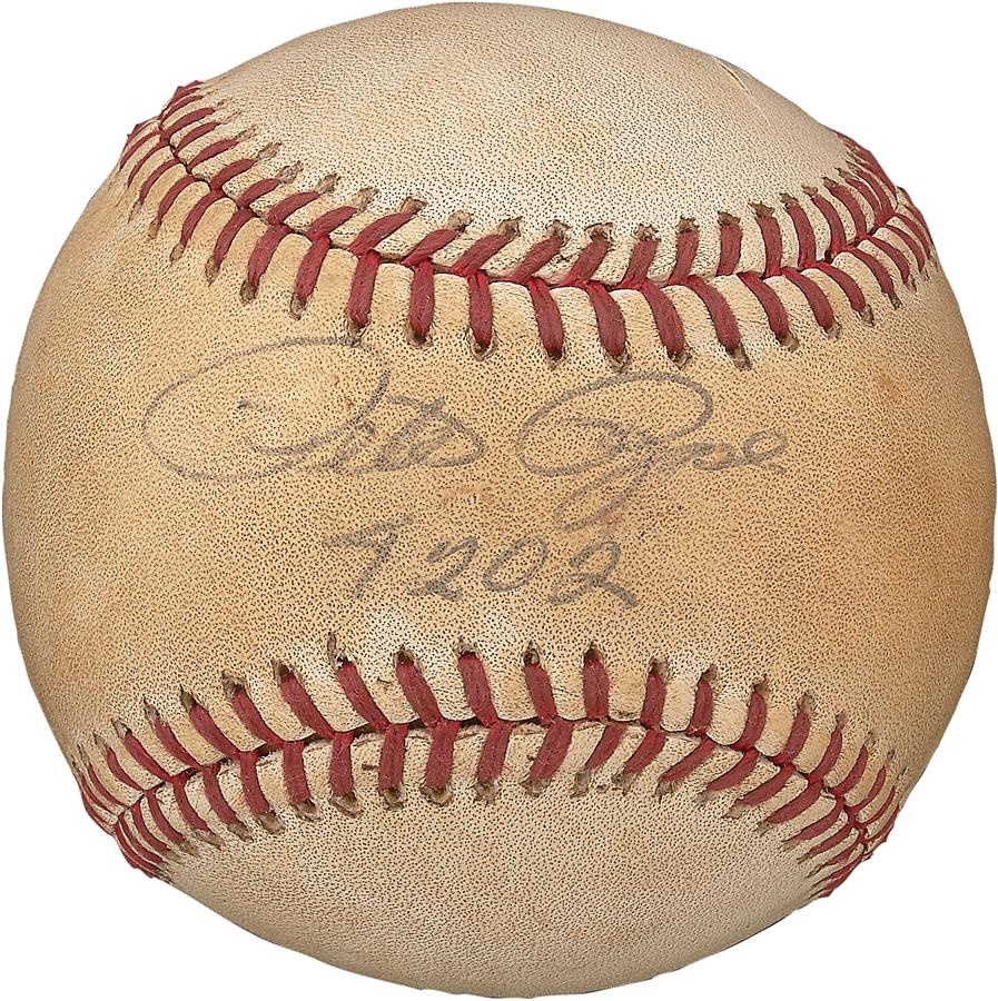 Pete Rose & Cincinnati Reds - Pete Rose 4,202 Hit Baseball