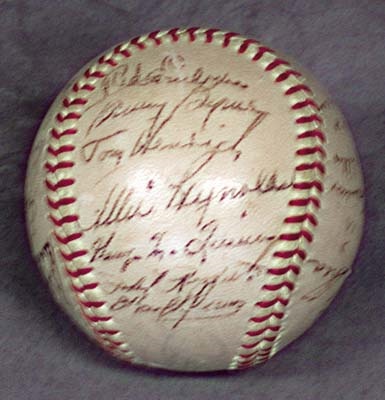 NY Yankees, Giants & Mets - 1944 New York Yankees Signed Baseball 28 signatures on this OAL baseball