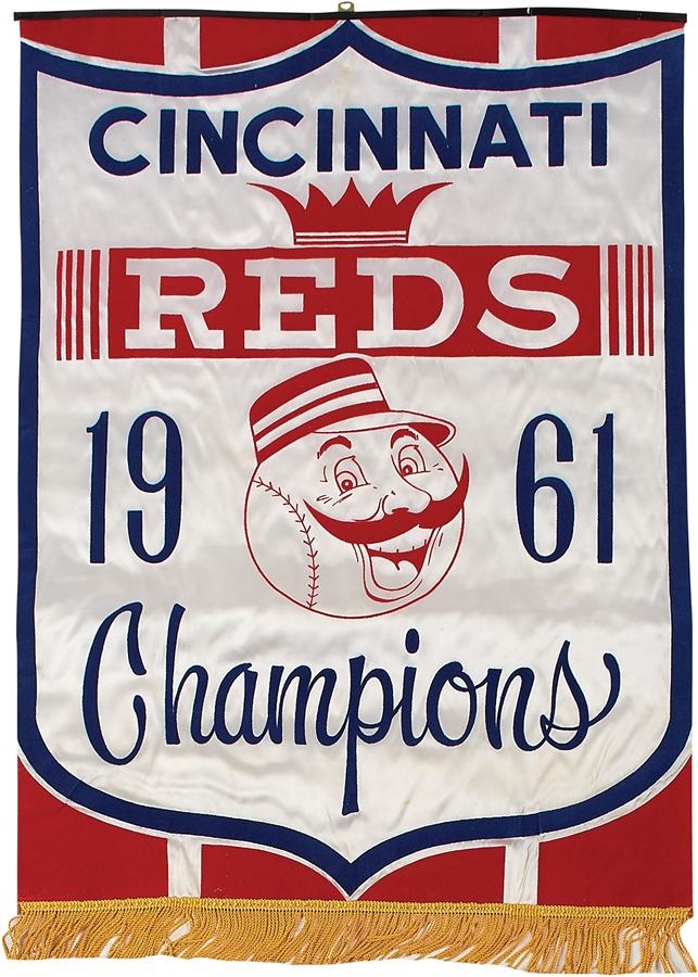 Pete Rose & Cincinnati Reds - Large 1961 Cincinnati Reds National League Champions Silk Banner