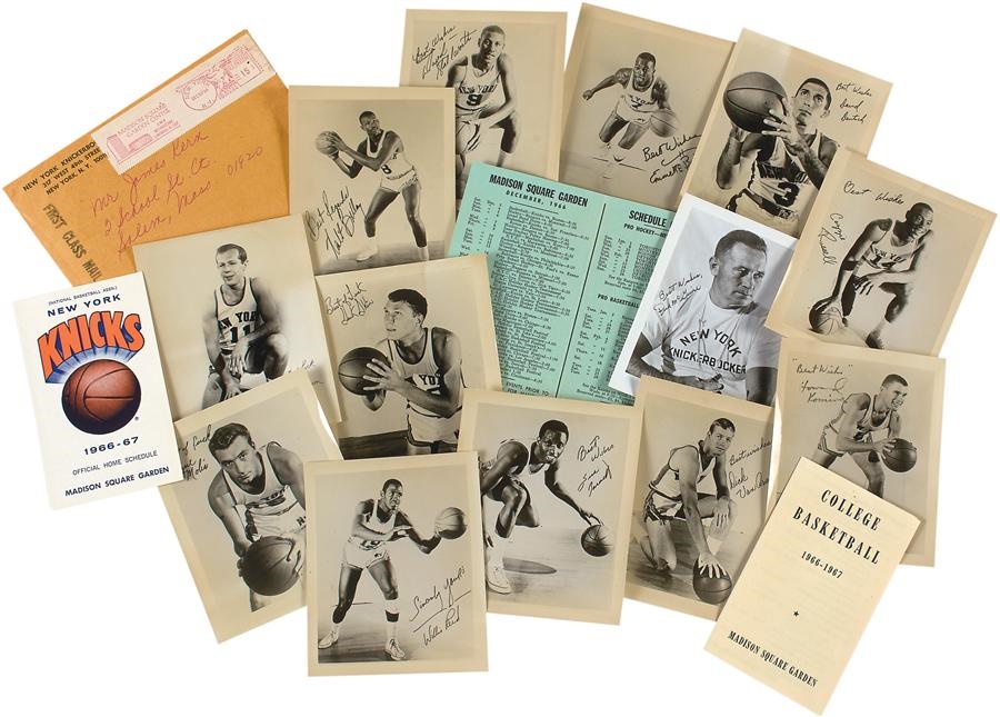 Basketball - 1966-67 New York Knicks Photo Set in Original Envelope