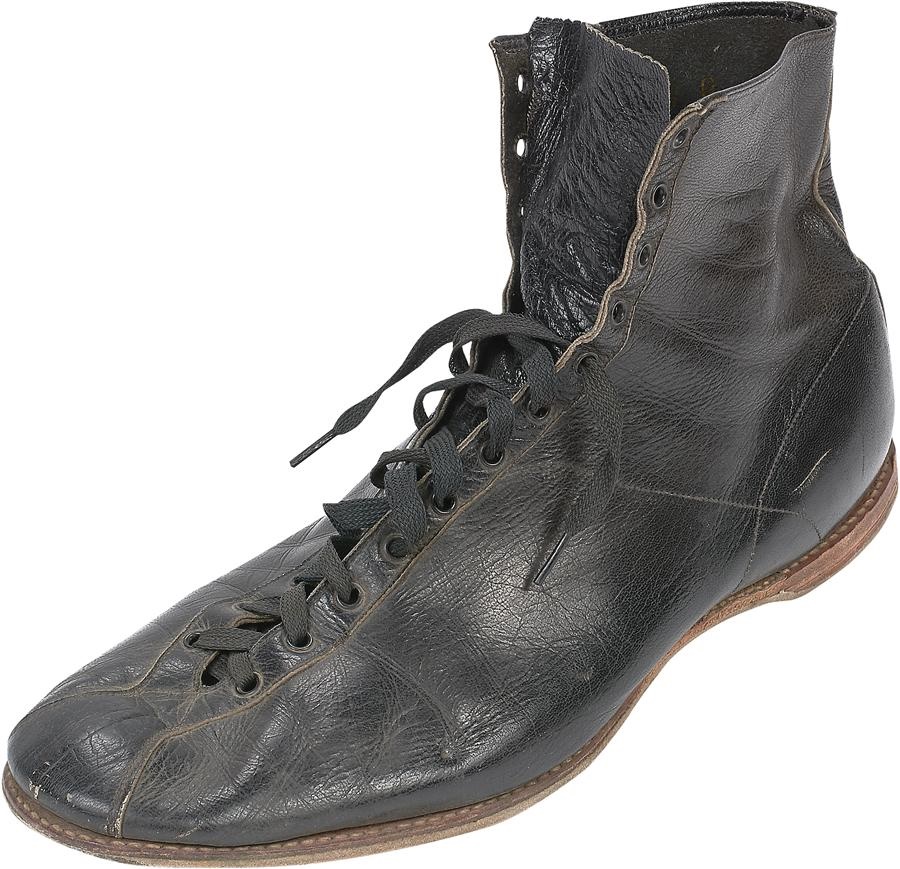 Helms Museum Collection - Henry Armstrong Boxing Shoe