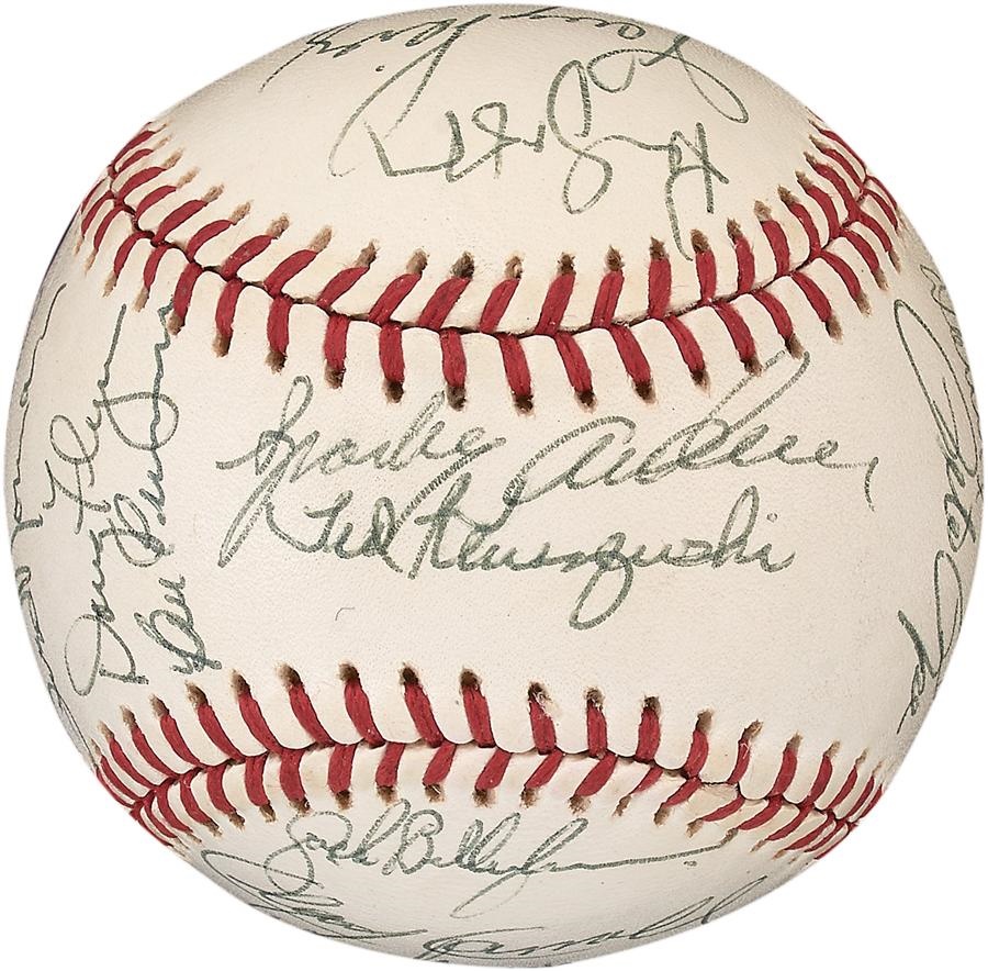 Pete Rose & Cincinnati Reds - High Grade 1975 Cincinnati Reds Team Signed Baseball