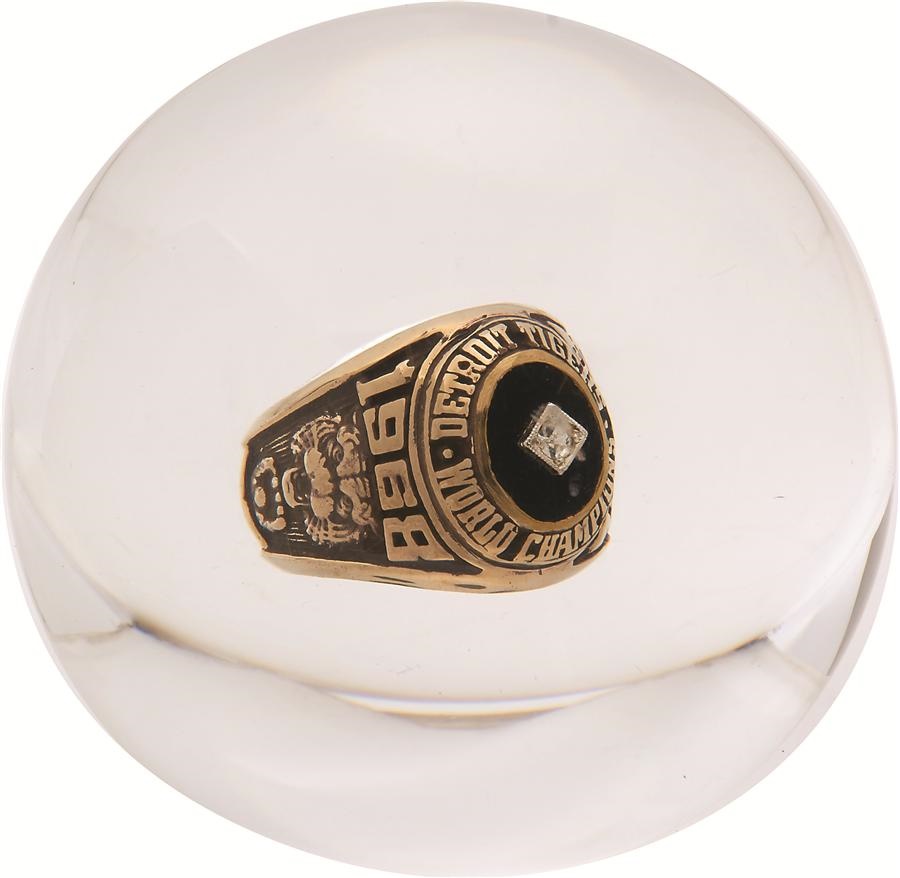 Sports Rings And Awards - 1968 Detroit Tigers World Championship Ring in Lucite