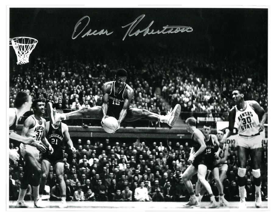 Basketball - The Big O Split - Oscar Robertson Signed "Split" Photograph (Leland's Private Signing) - PSA/DNA