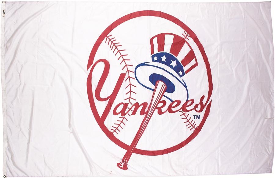 Stadium Artifacts - New York Yankees Flag That Flew Atop New Yankee Stadium (NY Yankees COA)