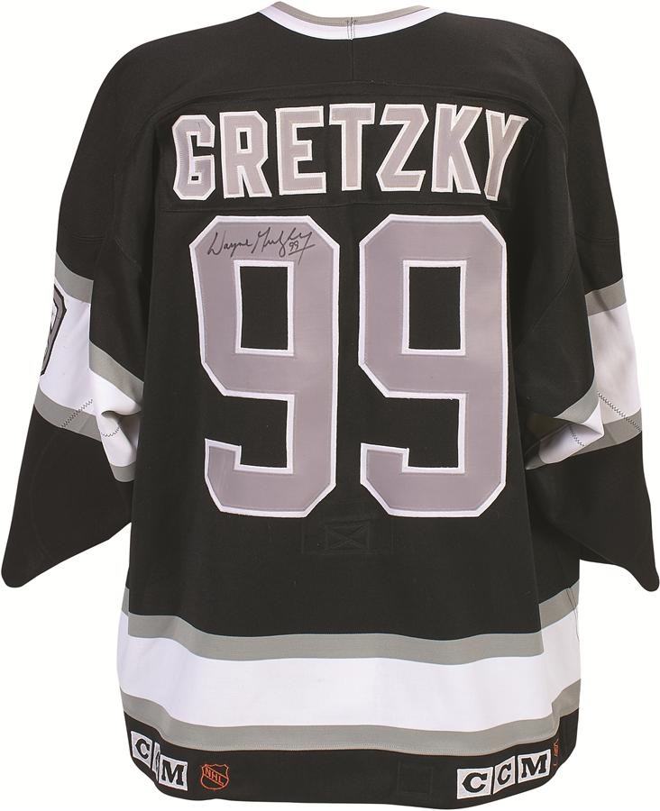 - 1989-90 Wayne Gretzky Signed Game Worn Kings Jersey MEARS A10 (Gifted by Pat Croce)